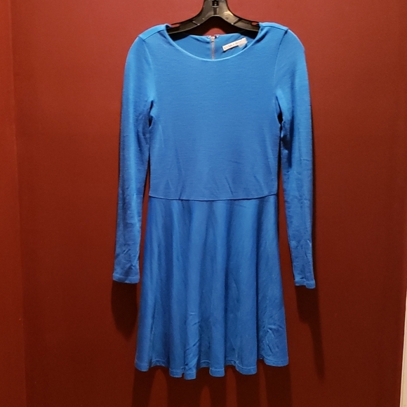 Alice + Olivia Dresses & Skirts - Great Long Sleeve Alice + Olivia Dress